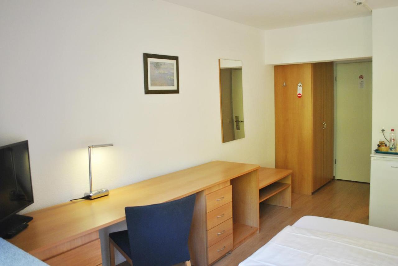 Business Hotel Riverside Duggingen ภายนอก รูปภาพ