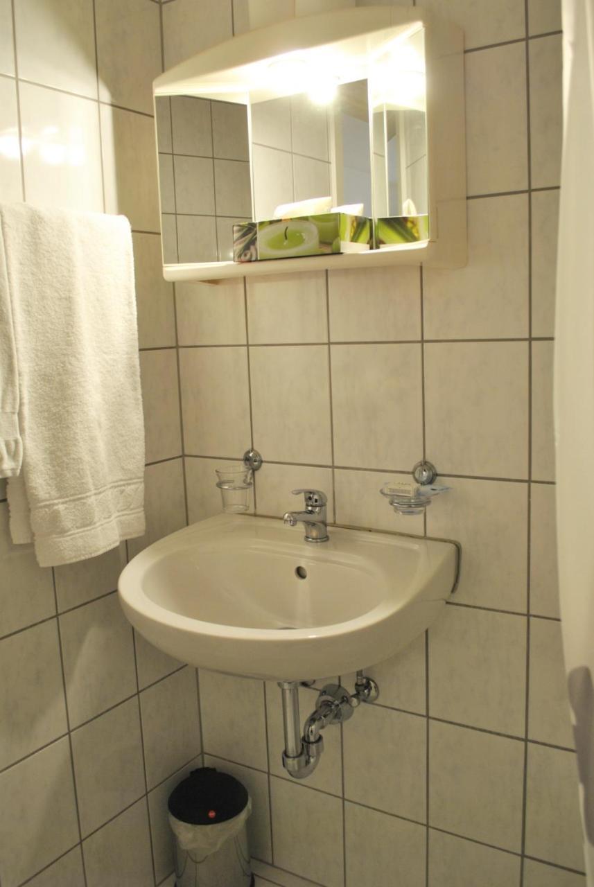 Business Hotel Riverside Duggingen ภายนอก รูปภาพ